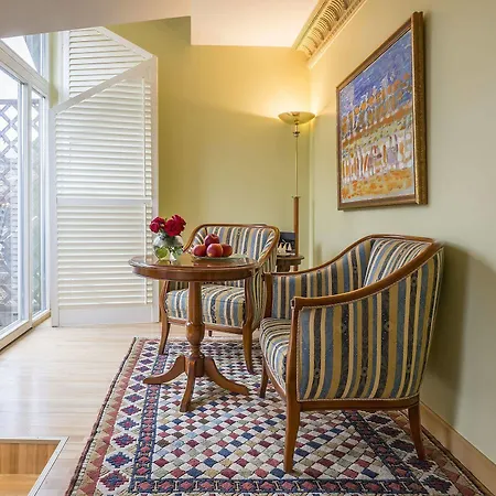 Grotthuss Boutique Отель 4*